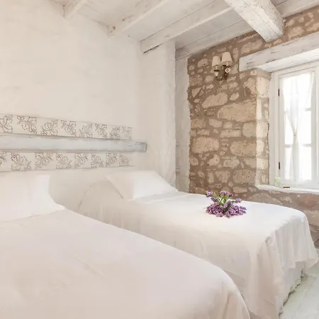 Yukari Sokak Special Category Guest house *