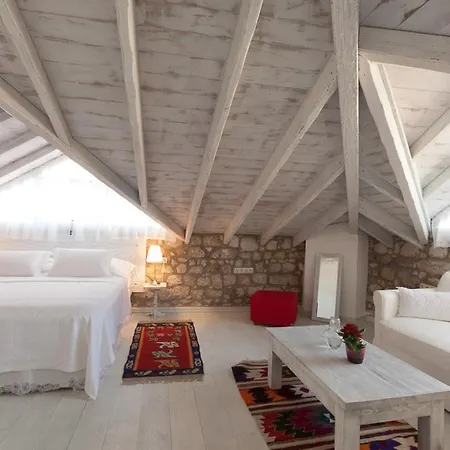 Yukari Sokak Special Category * Alacati