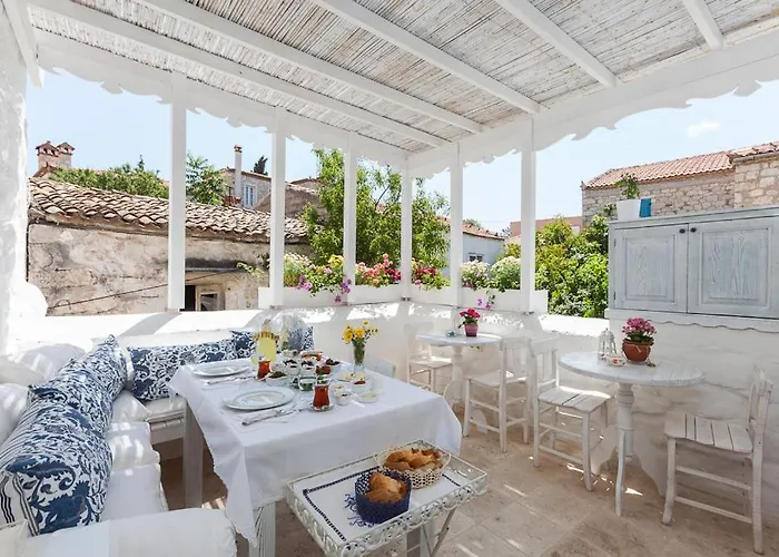 Yukari Sokak Special Category Гостевой дом Алачати