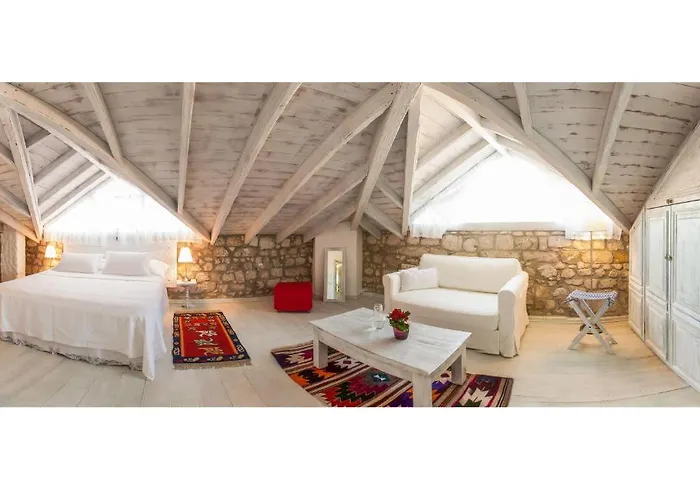 Yukari Sokak Special Category Гостевой дом Алачати